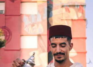 Nackte Frauen Und Männer: Faszinierende Einblicke In Natürliche Schönheit